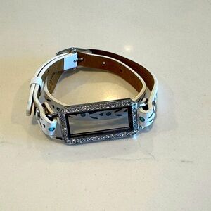 Rectangle Pocket Wrist with Double Band